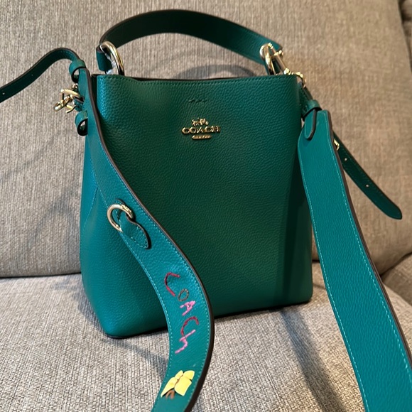 Coach Handbags - Brand New Coach Emerald Green Tote or Over The Shoulder Purse. 💚